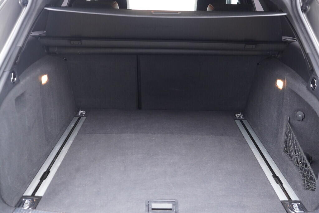 OV190V09814_37.webp_A4 AVANT S line 2.0 TDI 110 kW automat