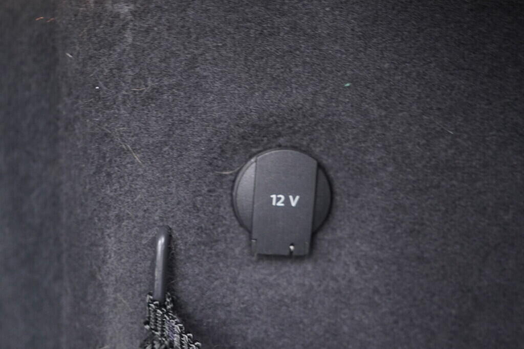 OV190V09814_38.webp_A4 AVANT S line 2.0 TDI 110 kW automat