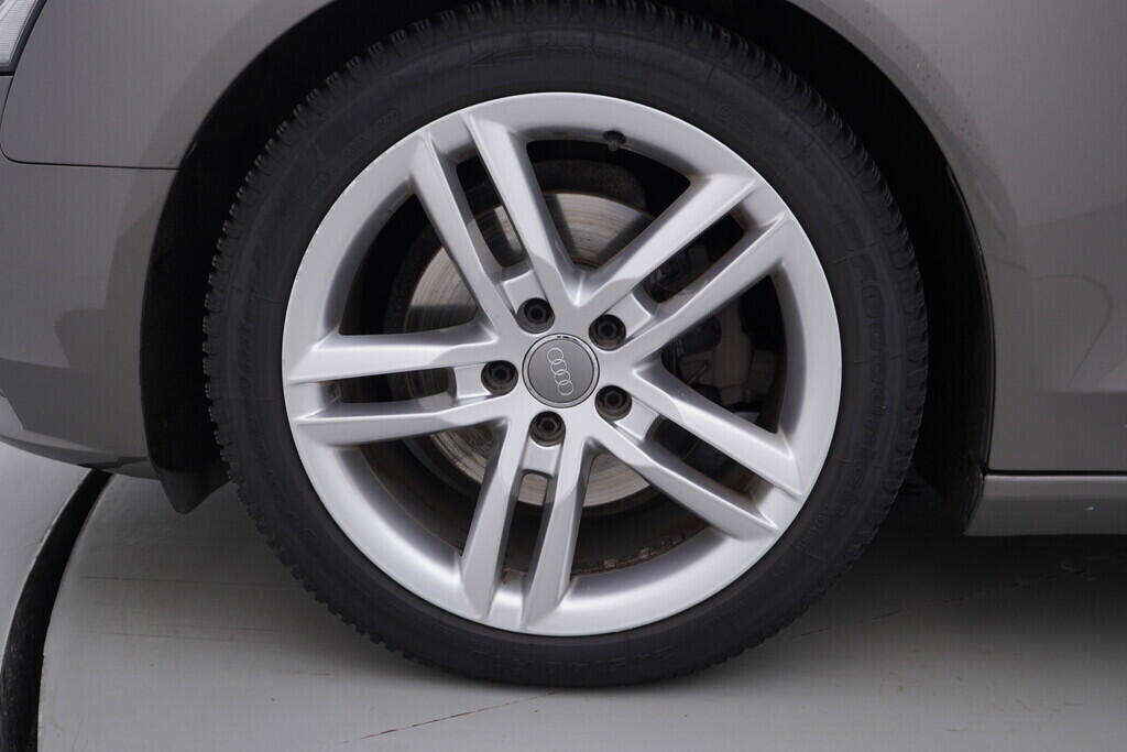 OV190V09814_40.webp_A4 AVANT S line 2.0 TDI 110 kW automat