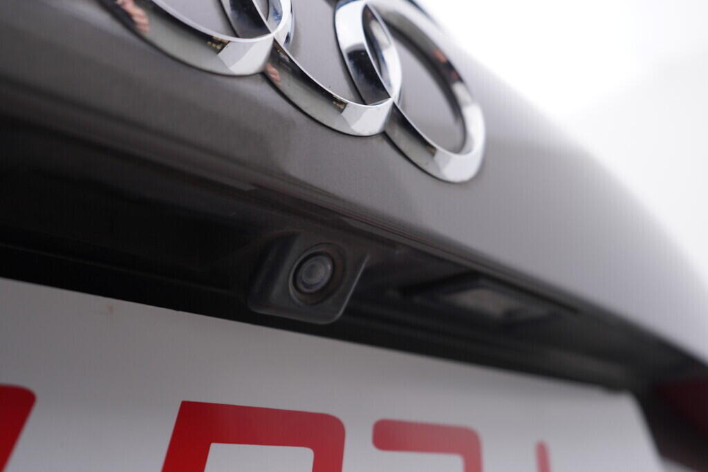 OV190V09814_41.webp_A4 AVANT S line 2.0 TDI 110 kW automat