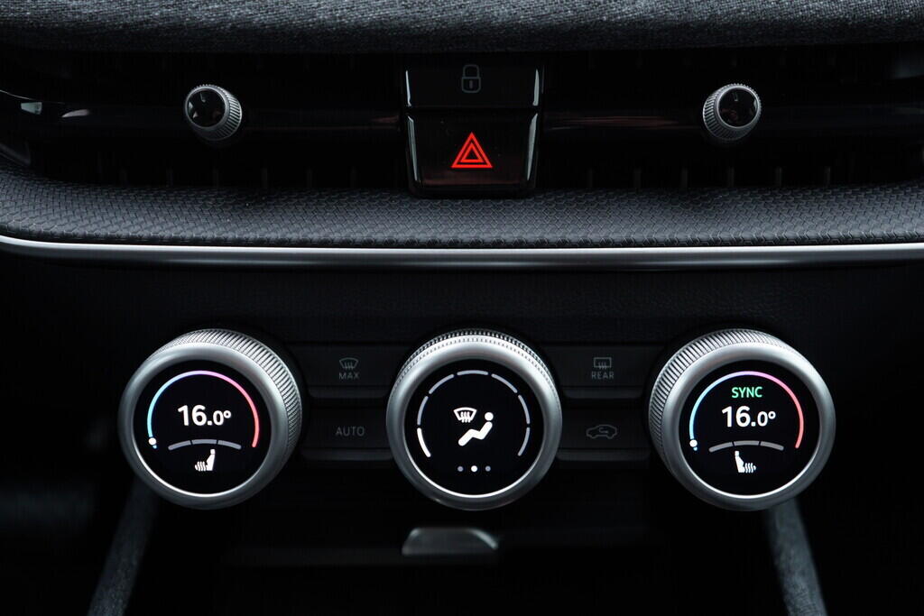 OV190V09815_34.webp_SUPERB Selection 2.0 TDI 110 kW automat, DPH