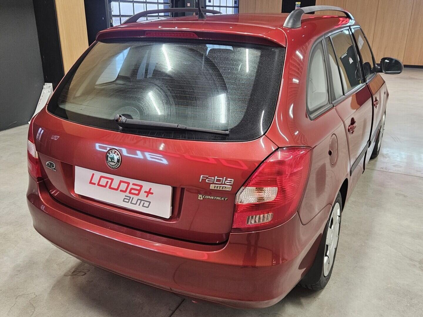 OV190V09816_11.webp_FABIA Ambiente 1.2 HTP 51 kW manuál