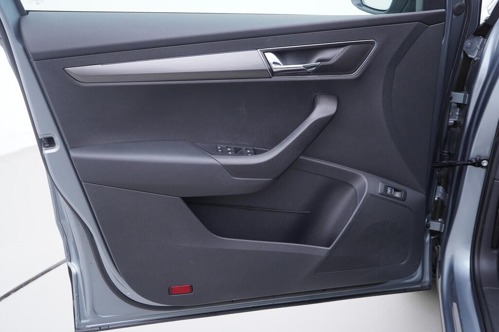 OV190V09818_19.webp_KAROQ Style 1.0 TSI 85 kW manuál