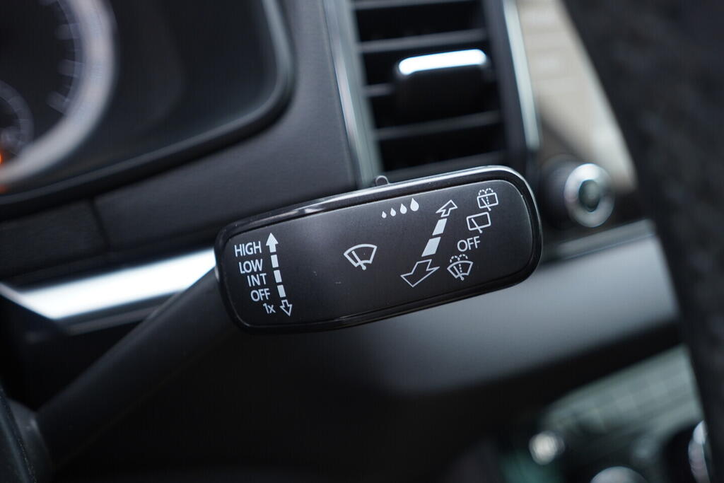 OV190V09818_25.webp_KAROQ Style 1.0 TSI 85 kW manuál