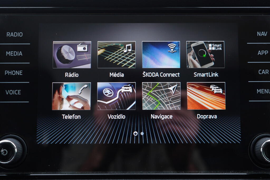 OV190V09818_28.webp_KAROQ Style 1.0 TSI 85 kW manuál