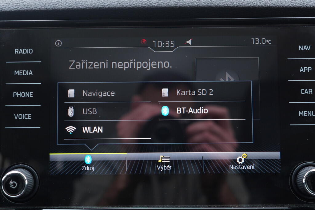 OV190V09818_30.webp_KAROQ Style 1.0 TSI 85 kW manuál