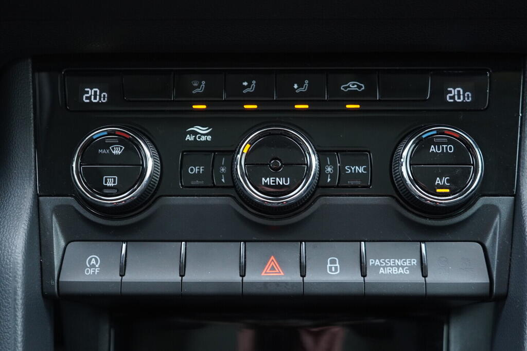 OV190V09818_33.webp_KAROQ Style 1.0 TSI 85 kW manuál