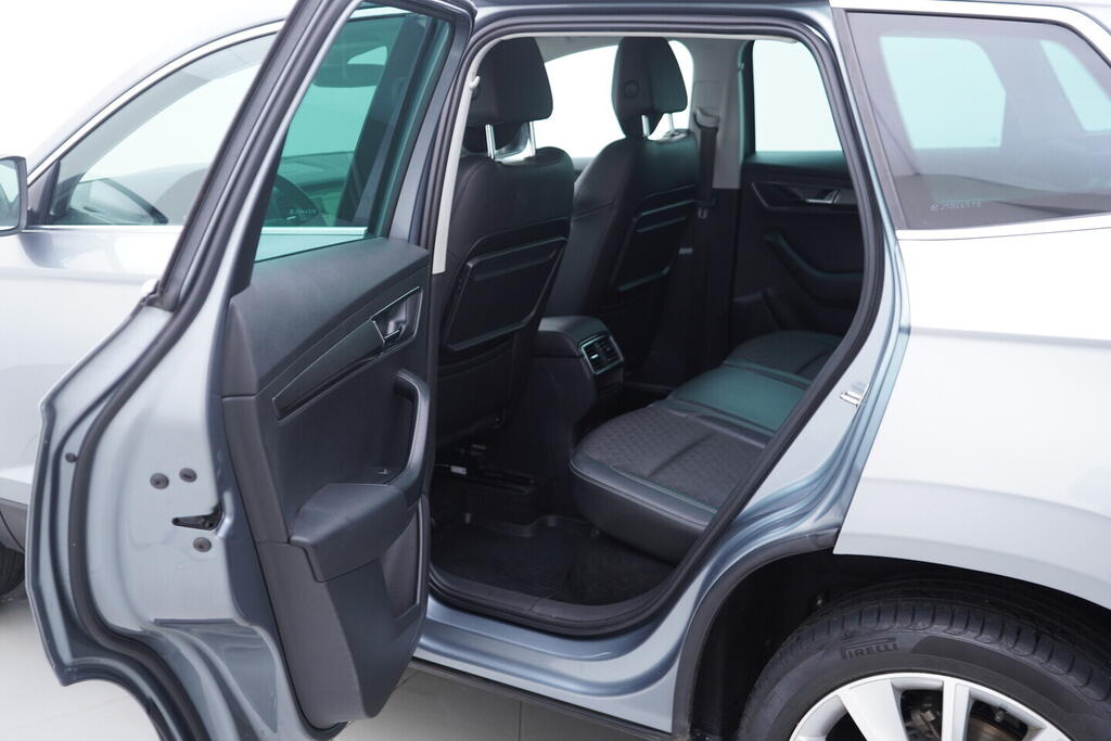 OV190V09818_35.webp_KAROQ Style 1.0 TSI 85 kW manuál