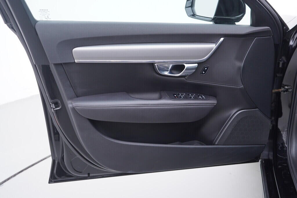 OV190V09820_19.webp_V90 Momentum 2.0  140 kW automat, DPH