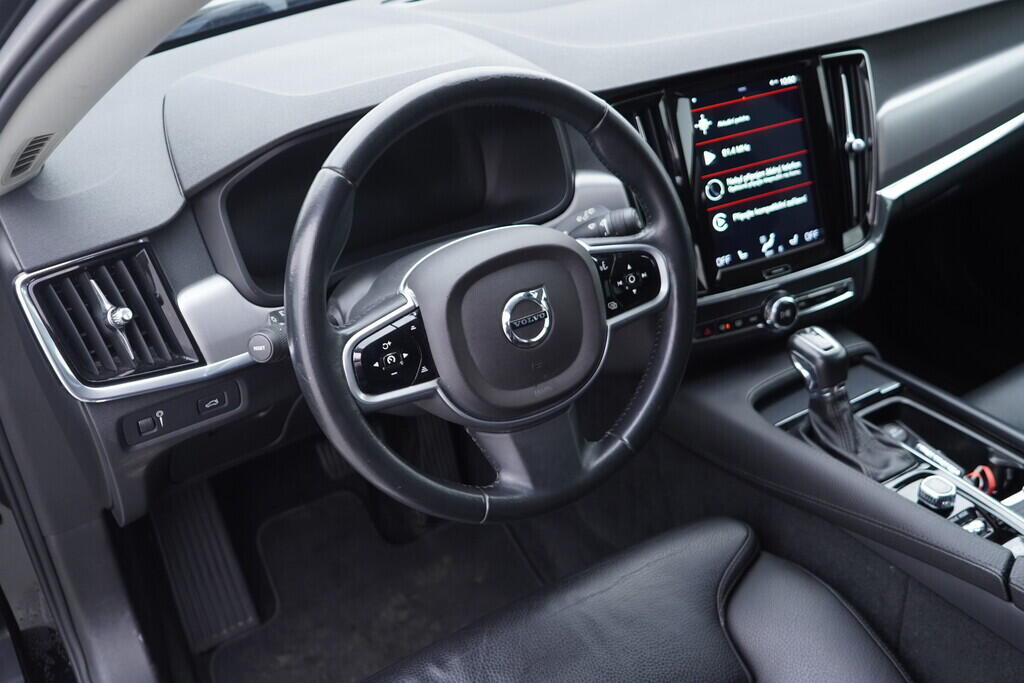 OV190V09820_22.webp_V90 Momentum 2.0  140 kW automat, DPH