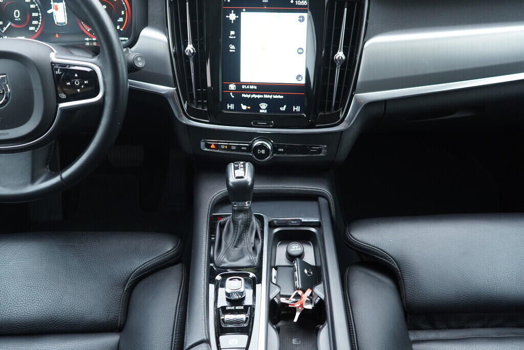 OV190V09820_34.webp_V90 Momentum 2.0  140 kW automat, DPH