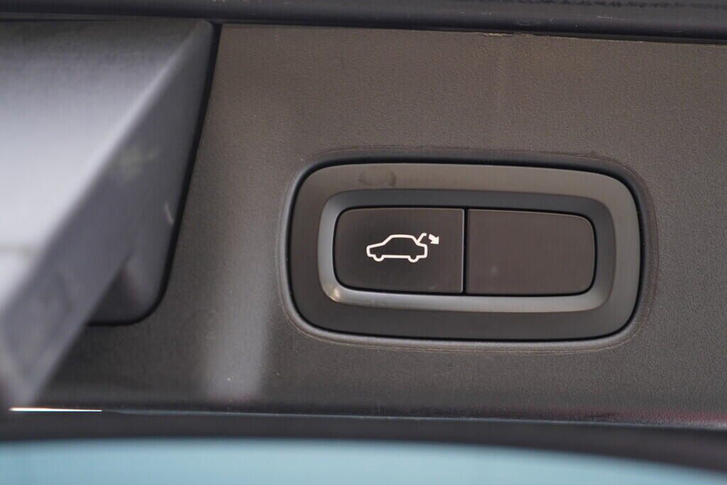 OV190V09820_38.webp_V90 Momentum 2.0  140 kW automat, DPH