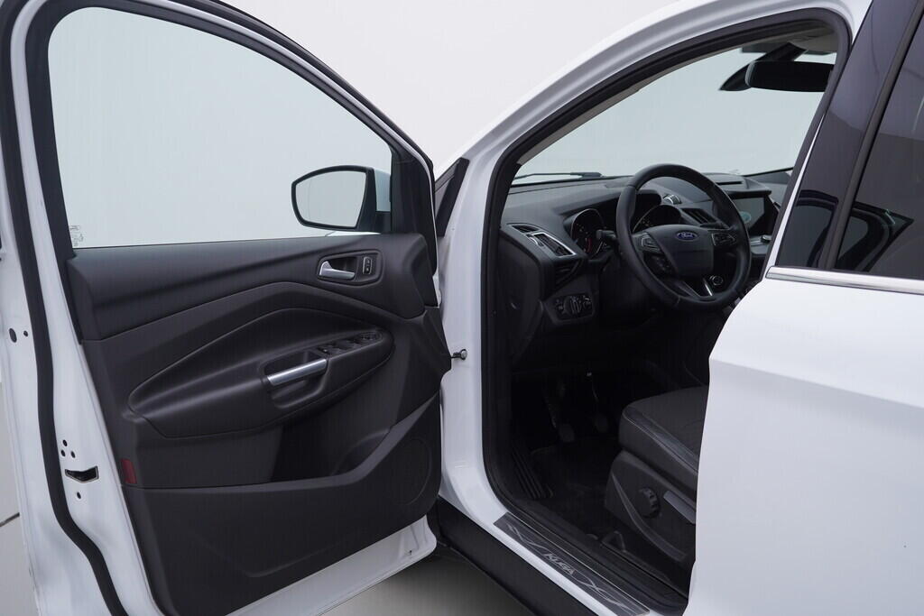 OV190V09821_18.webp_KUGA Titanium 2.0  110 kW manuál