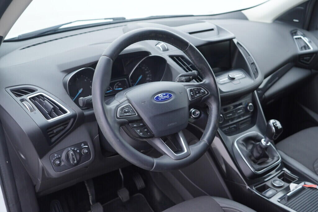 OV190V09821_21.webp_KUGA Titanium 2.0  110 kW manuál