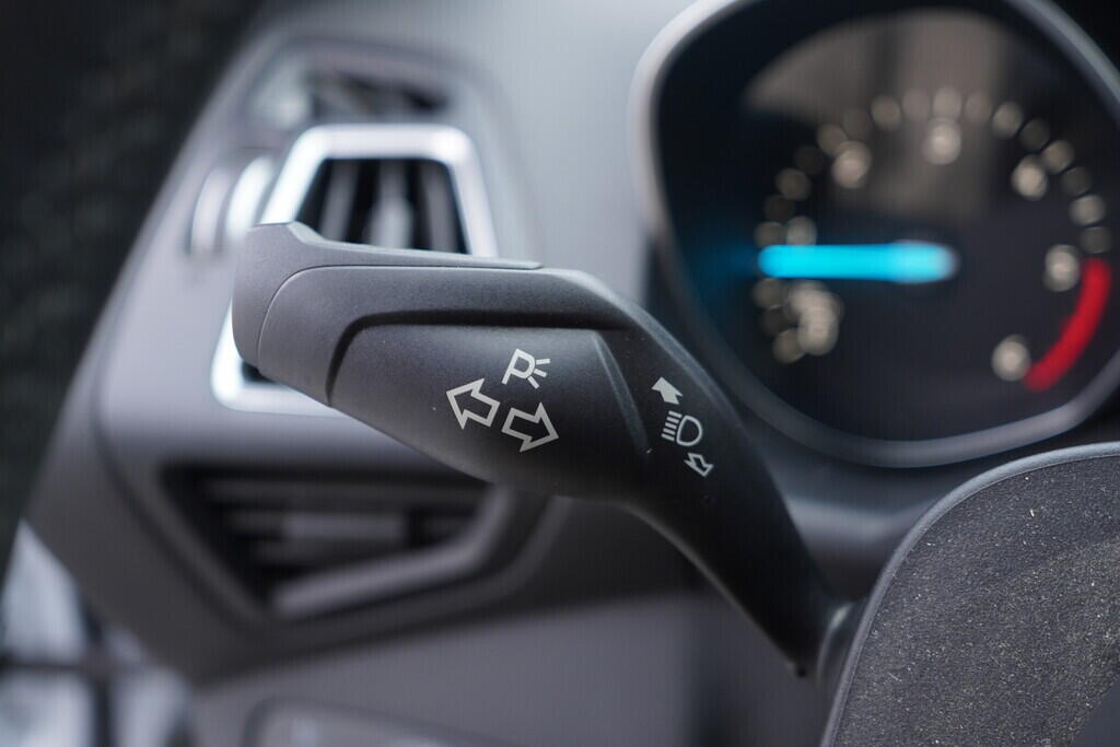 OV190V09821_23.webp_KUGA Titanium 2.0  110 kW manuál