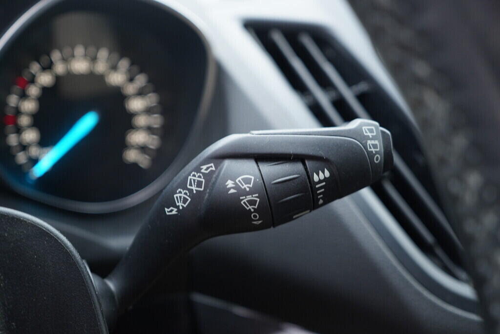 OV190V09821_24.webp_KUGA Titanium 2.0  110 kW manuál