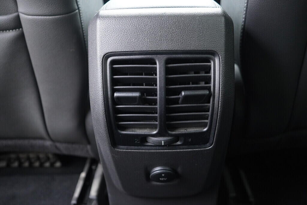 OV190V09821_34.webp_KUGA Titanium 2.0  110 kW manuál