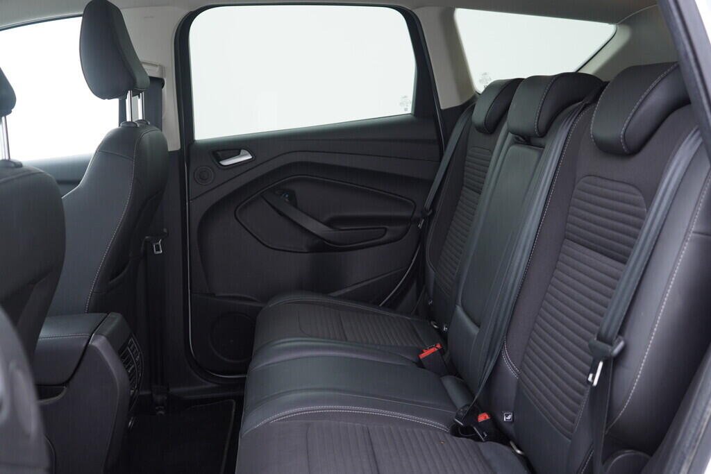 OV190V09821_35.webp_KUGA Titanium 2.0  110 kW manuál