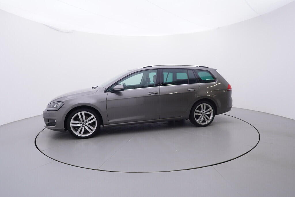 OV190V09822_11.webp_GOLF VARIANT Highline R-line 2.0 TDI 110 kW automat