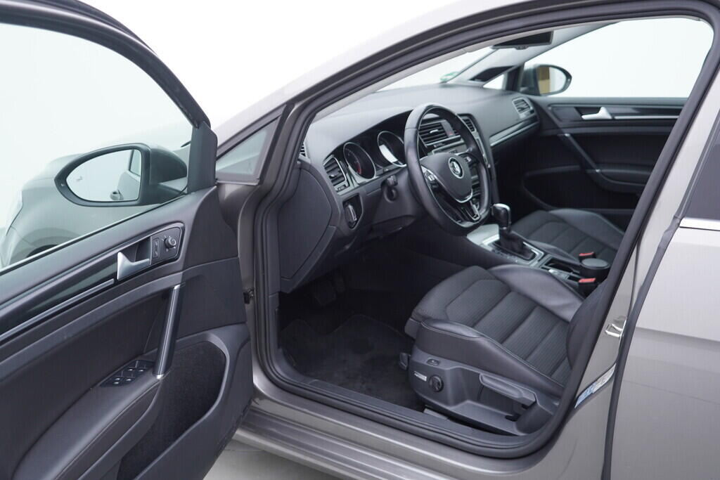 OV190V09822_18.webp_GOLF VARIANT Highline R-line 2.0 TDI 110 kW automat