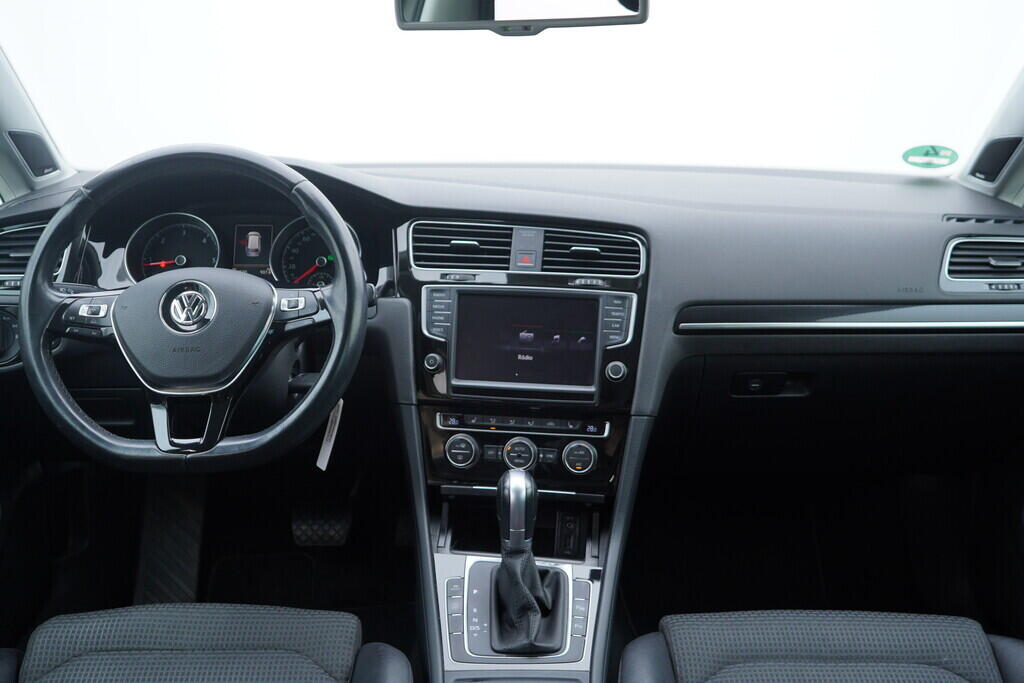 OV190V09822_26.webp_GOLF VARIANT Highline R-line 2.0 TDI 110 kW automat