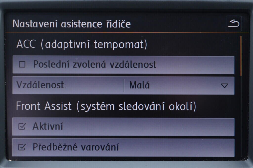 OV190V09822_29.webp_GOLF VARIANT Highline R-line 2.0 TDI 110 kW automat