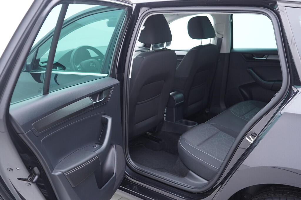 OV190V09823_34.webp_RAPID Style 1.4 TSI 92 kW automat