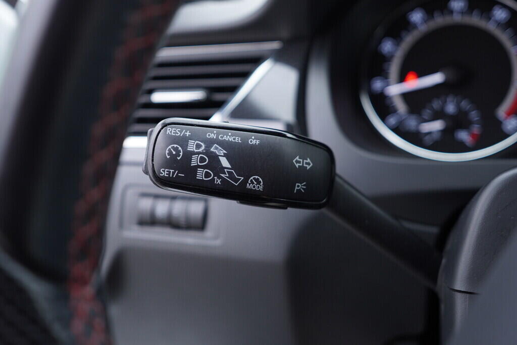 OV190V09824_25.webp_RAPID Monte Carlo 1.4 TSI 92 kW automat