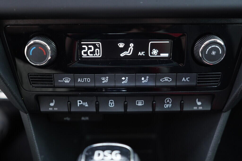 OV190V09824_36.webp_RAPID Monte Carlo 1.4 TSI 92 kW automat