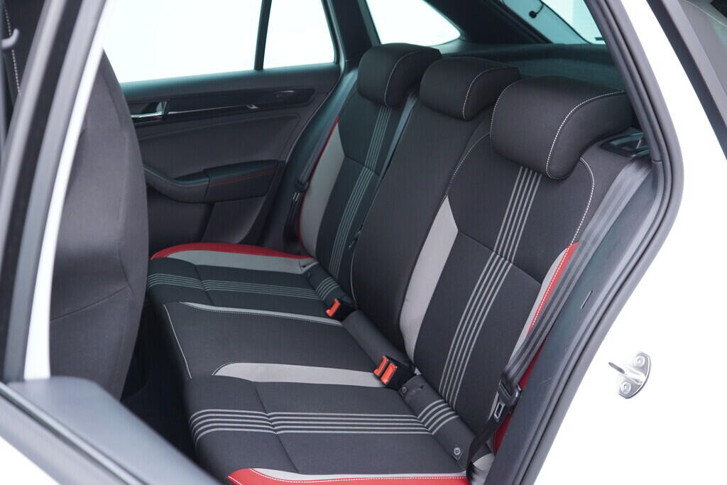 OV190V09824_39.webp_RAPID Monte Carlo 1.4 TSI 92 kW automat