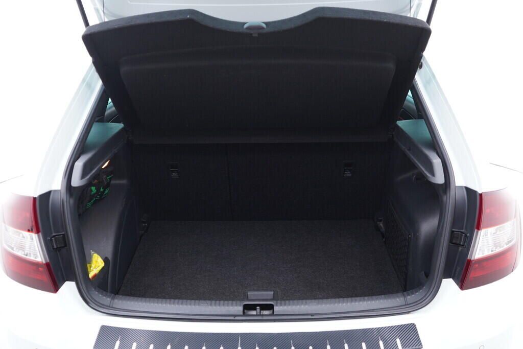 OV190V09824_40.webp_RAPID Monte Carlo 1.4 TSI 92 kW automat