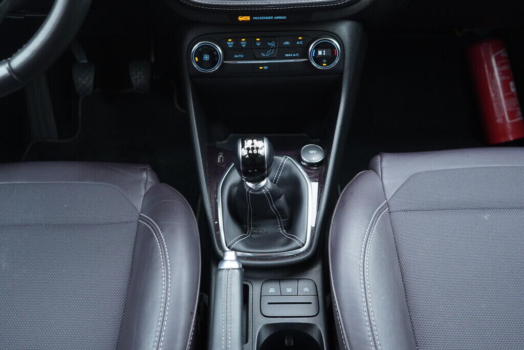 OV190V09827_31.webp_FIESTA Vignale 1.0  74 kW manuál