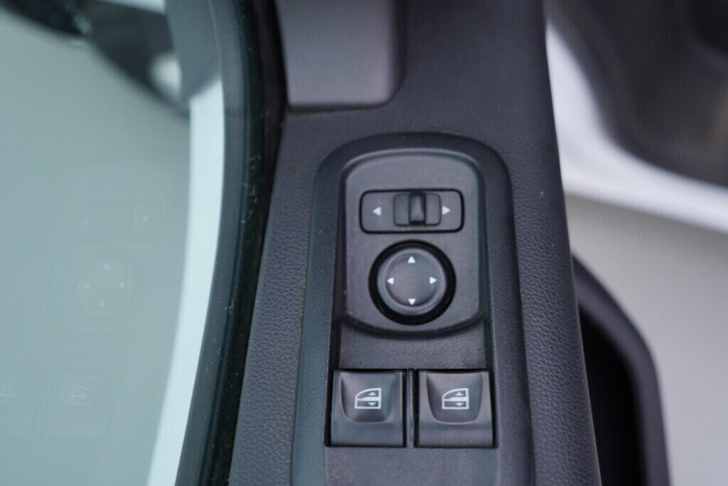 OV190V09829_20.webp_MOVANO  2.3  100 kW manuál, DPH