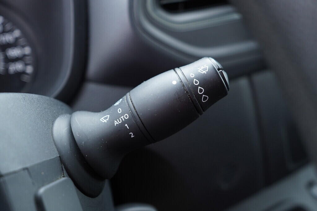 OV190V09829_24.webp_MOVANO  2.3  100 kW manuál, DPH