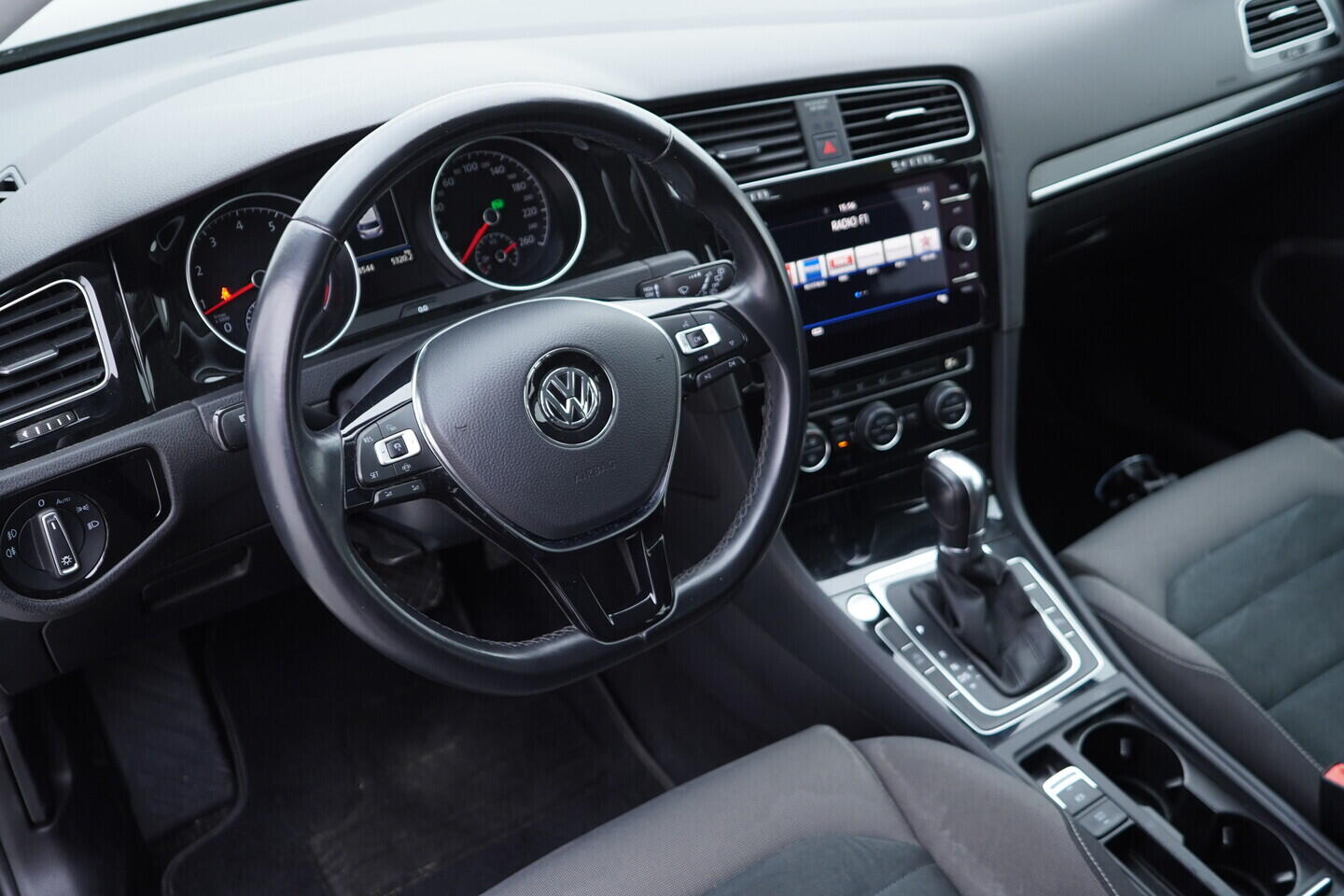 OV190V09831_21.webp_GOLF Highline 1.5 TSI 96 kW automat