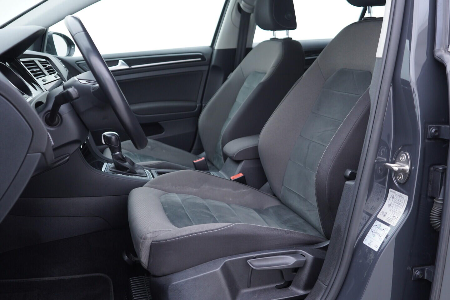 OV190V09831_22.webp_GOLF Highline 1.5 TSI 96 kW automat