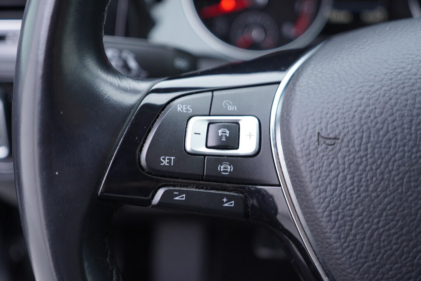 OV190V09831_25.webp_GOLF Highline 1.5 TSI 96 kW automat