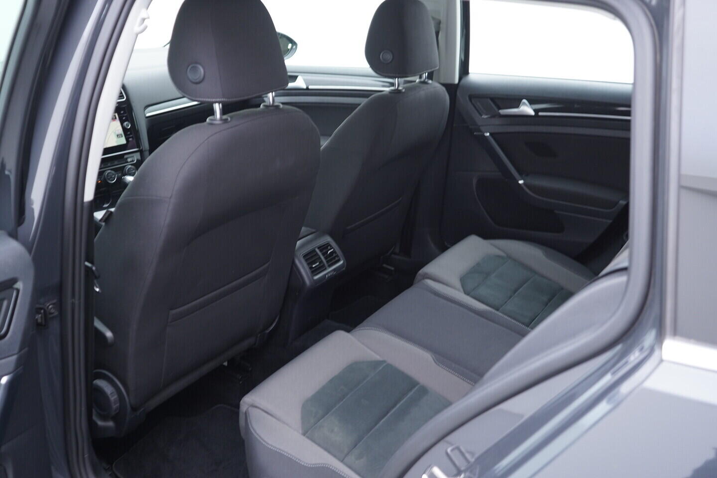 OV190V09831_36.webp_GOLF Highline 1.5 TSI 96 kW automat