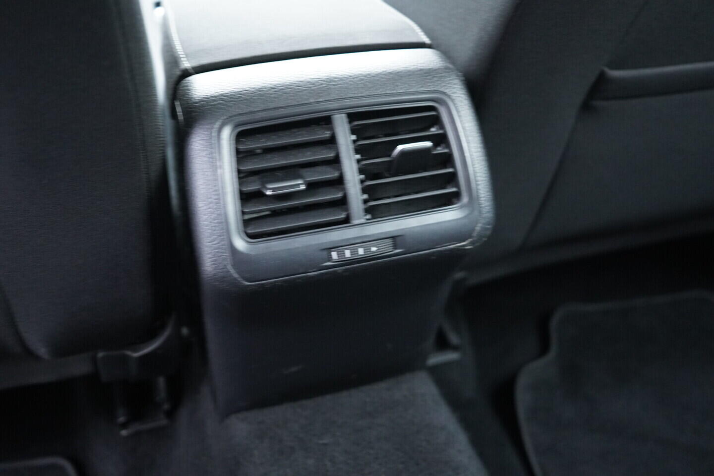 OV190V09831_38.webp_GOLF Highline 1.5 TSI 96 kW automat