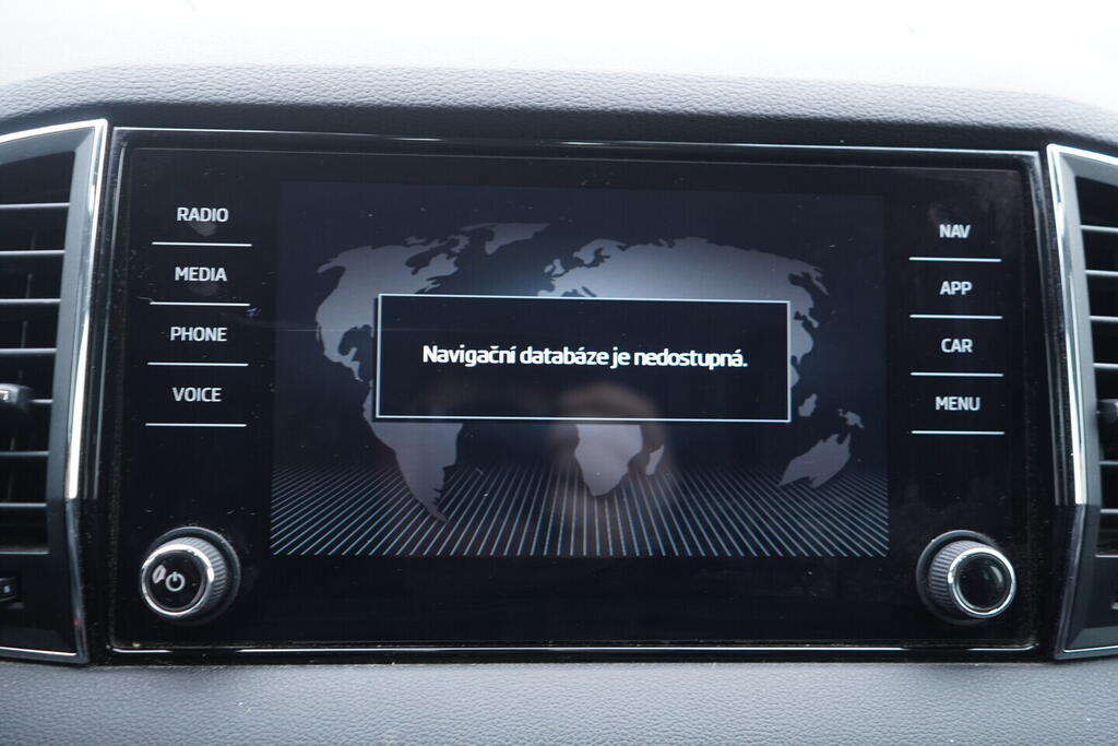 OV190V09832_32.webp_KAROQ Style 2.0 TSI 110 kW automat