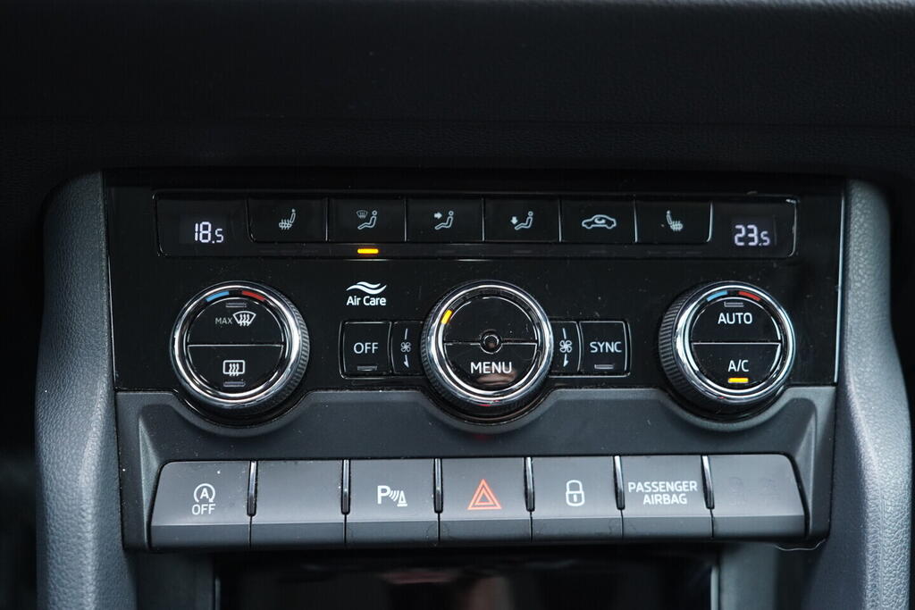 OV190V09832_33.webp_KAROQ Style 2.0 TSI 110 kW automat