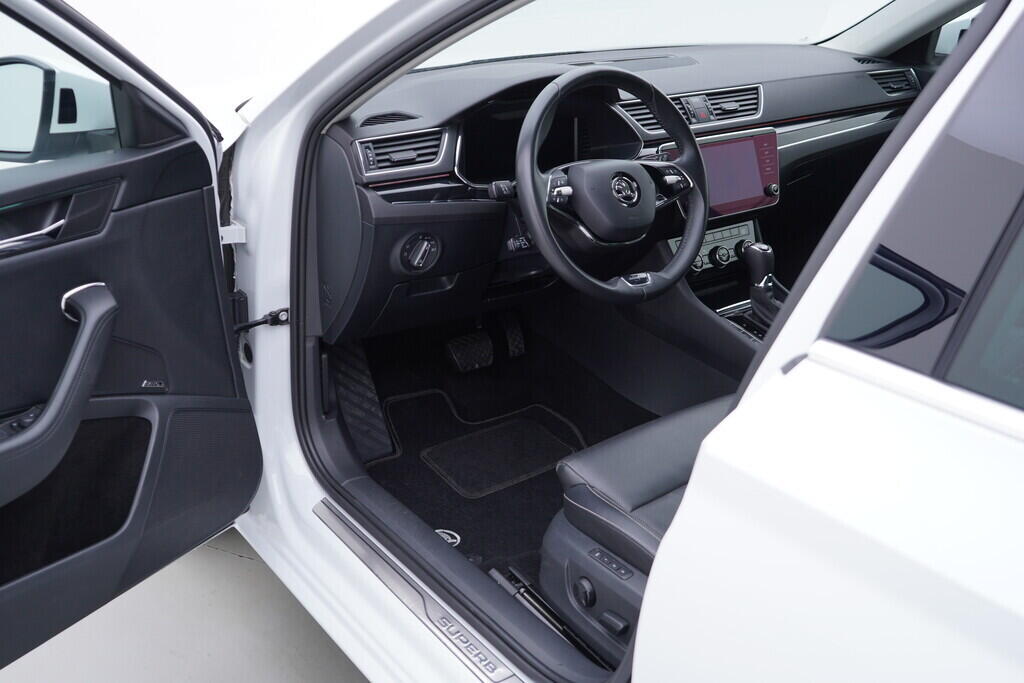 OV190V09839_18.webp_SUPERB L&K 2.0 TDI 147 kW automat, DPH