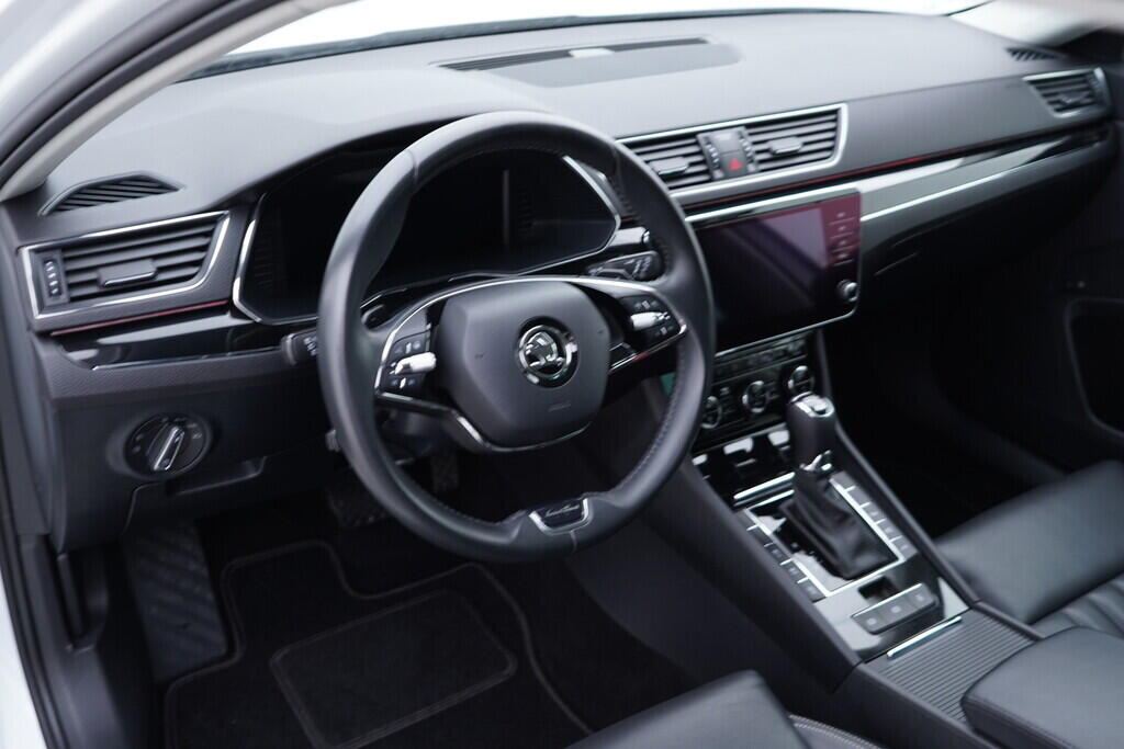 OV190V09839_23.webp_SUPERB L&K 2.0 TDI 147 kW automat, DPH