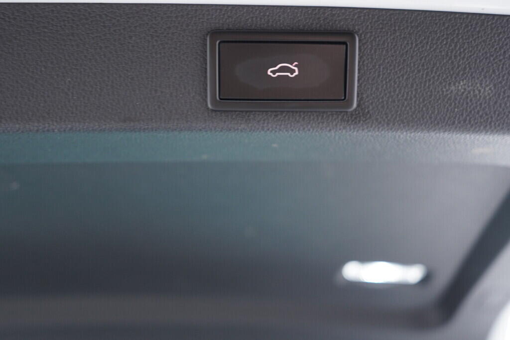 OV190V09839_41.webp_SUPERB L&K 2.0 TDI 147 kW automat, DPH