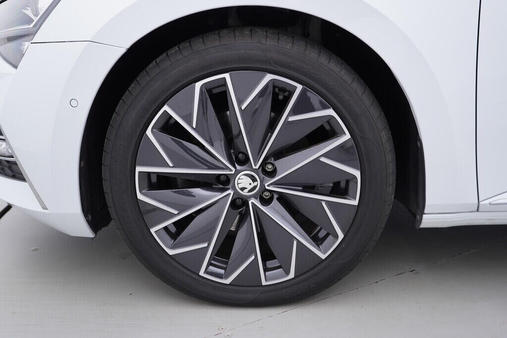 OV190V09839_46.webp_SUPERB L&K 2.0 TDI 147 kW automat, DPH