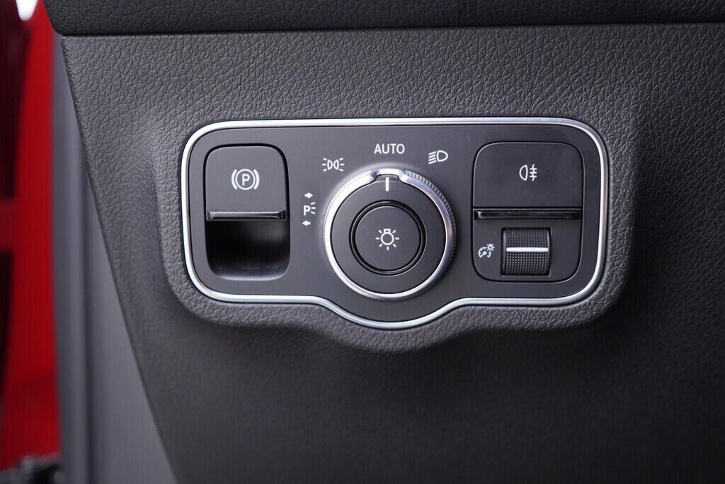 OV190V09841_41.webp_GLB 35 AMG 2.0  225 kW automat, DPH