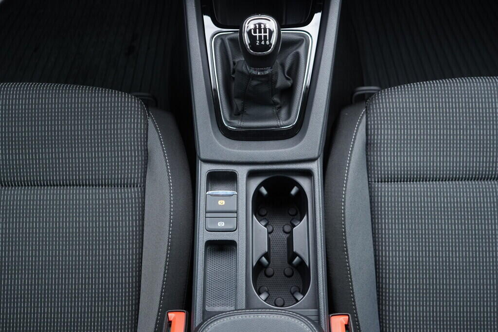 OV190V09842_32.webp_OCTAVIA Ambition 2.0 TDI 85 kW manuál, DPH