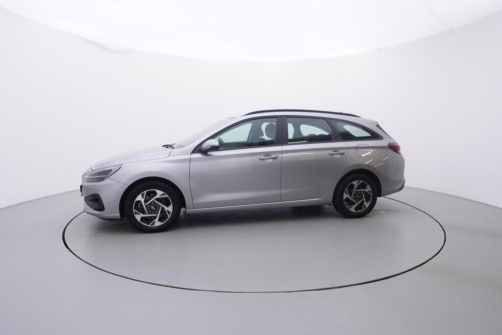 OV190V09845_11.webp_I30 Start 1.0 G3LE 74 kW manuál, DPH