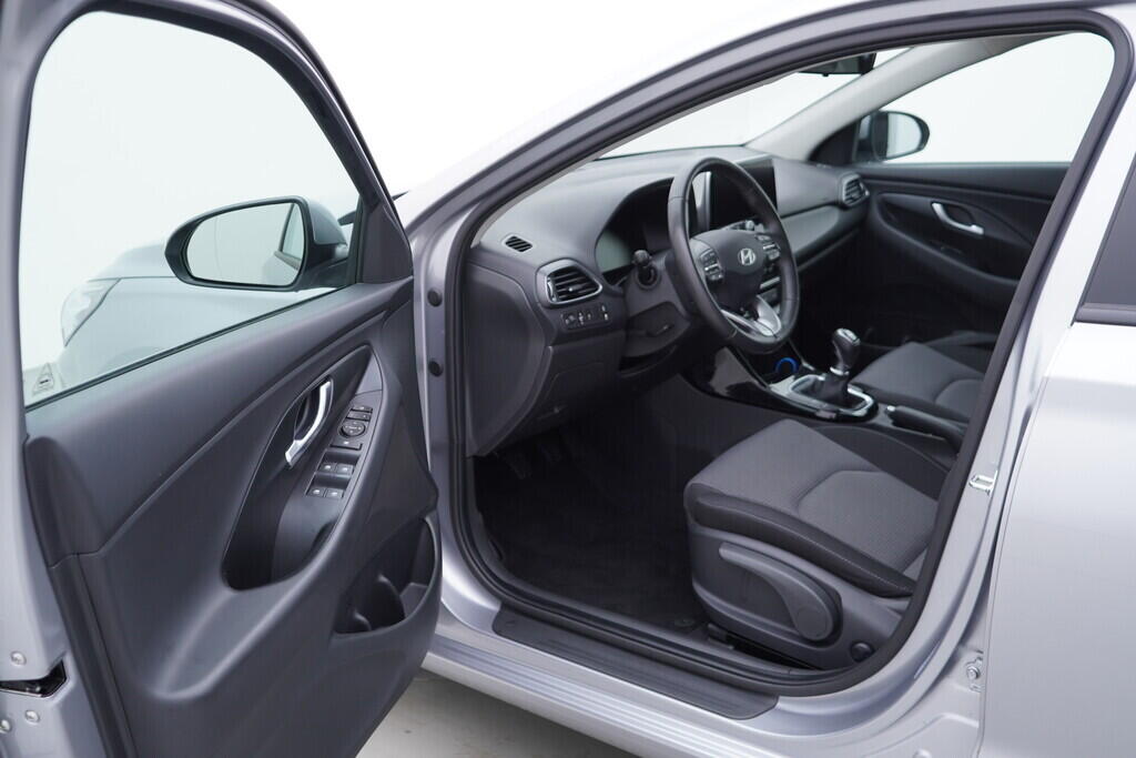 OV190V09845_18.webp_I30 Start 1.0 G3LE 74 kW manuál, DPH