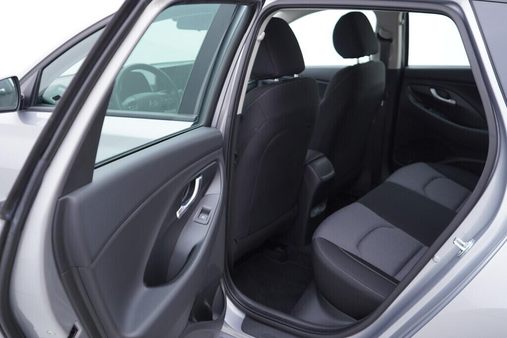 OV190V09845_33.webp_I30 Start 1.0 G3LE 74 kW manuál, DPH